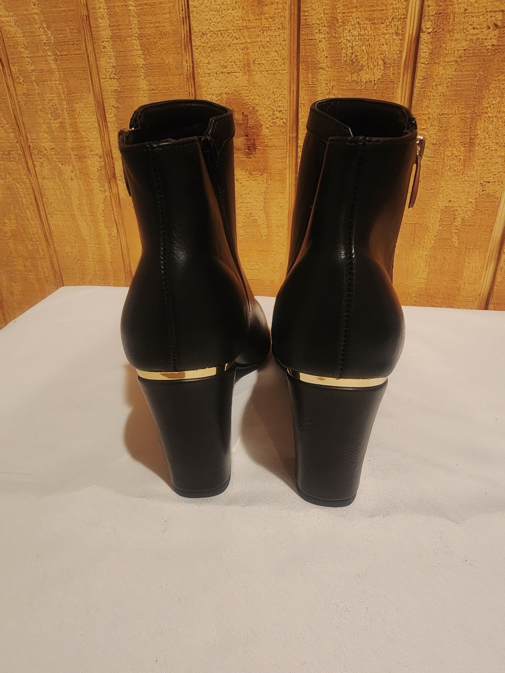 Dunion Classic Almond Toe Black Women's Ankle Zip Boots Block Gold Heel Size 8.5 - Picture 3 of 7